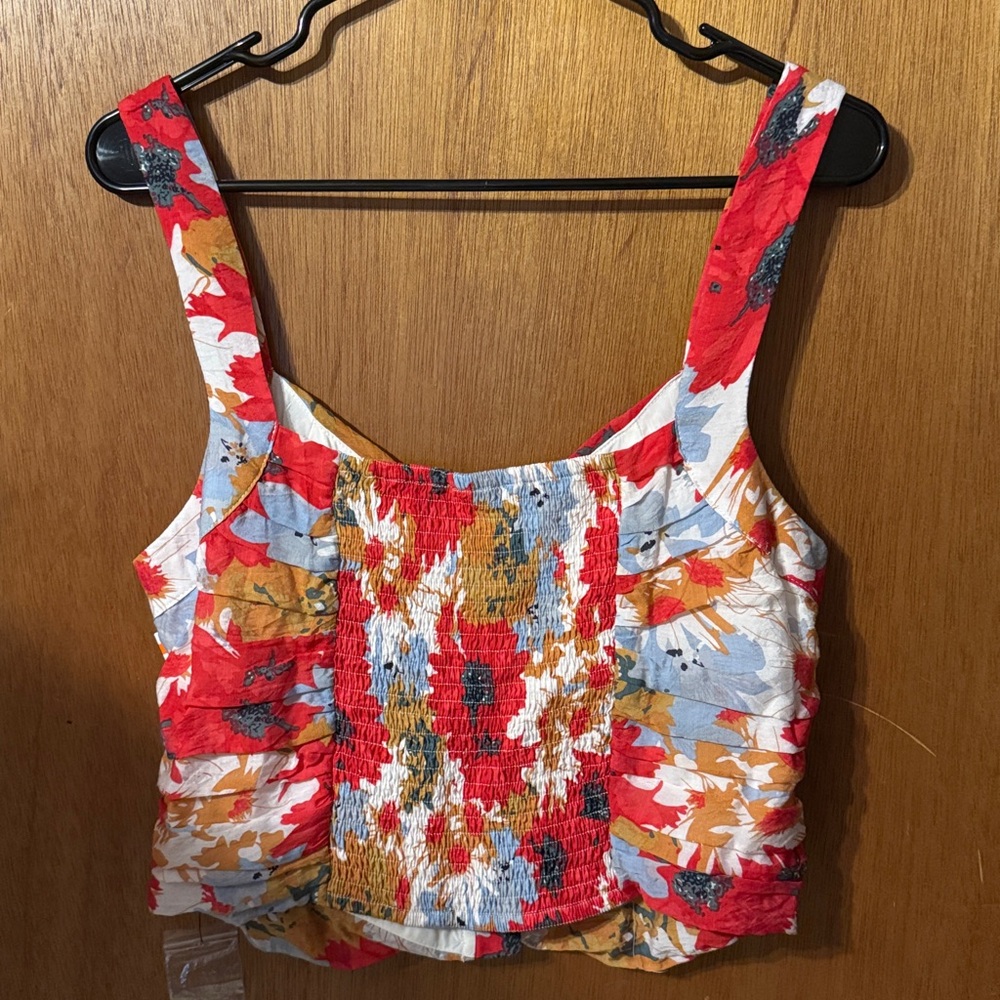 ⭐️NEW⭐️ Floral Crop Top by ASTR the Label - Picture 4 of 4